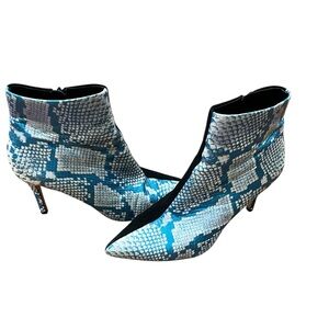 Something navy two tone Blue Snake Print Ankle Boots size 8